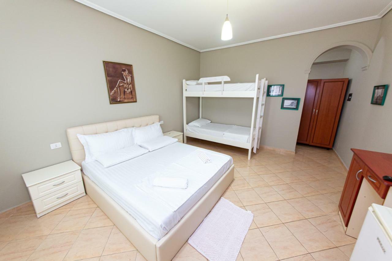 Hotel Roi Radhima Kültér fotó