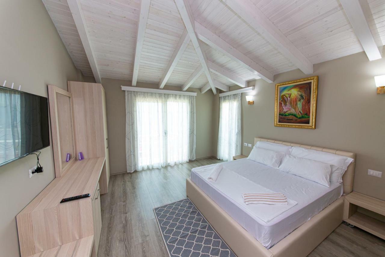 Hotel Roi Radhima Kültér fotó
