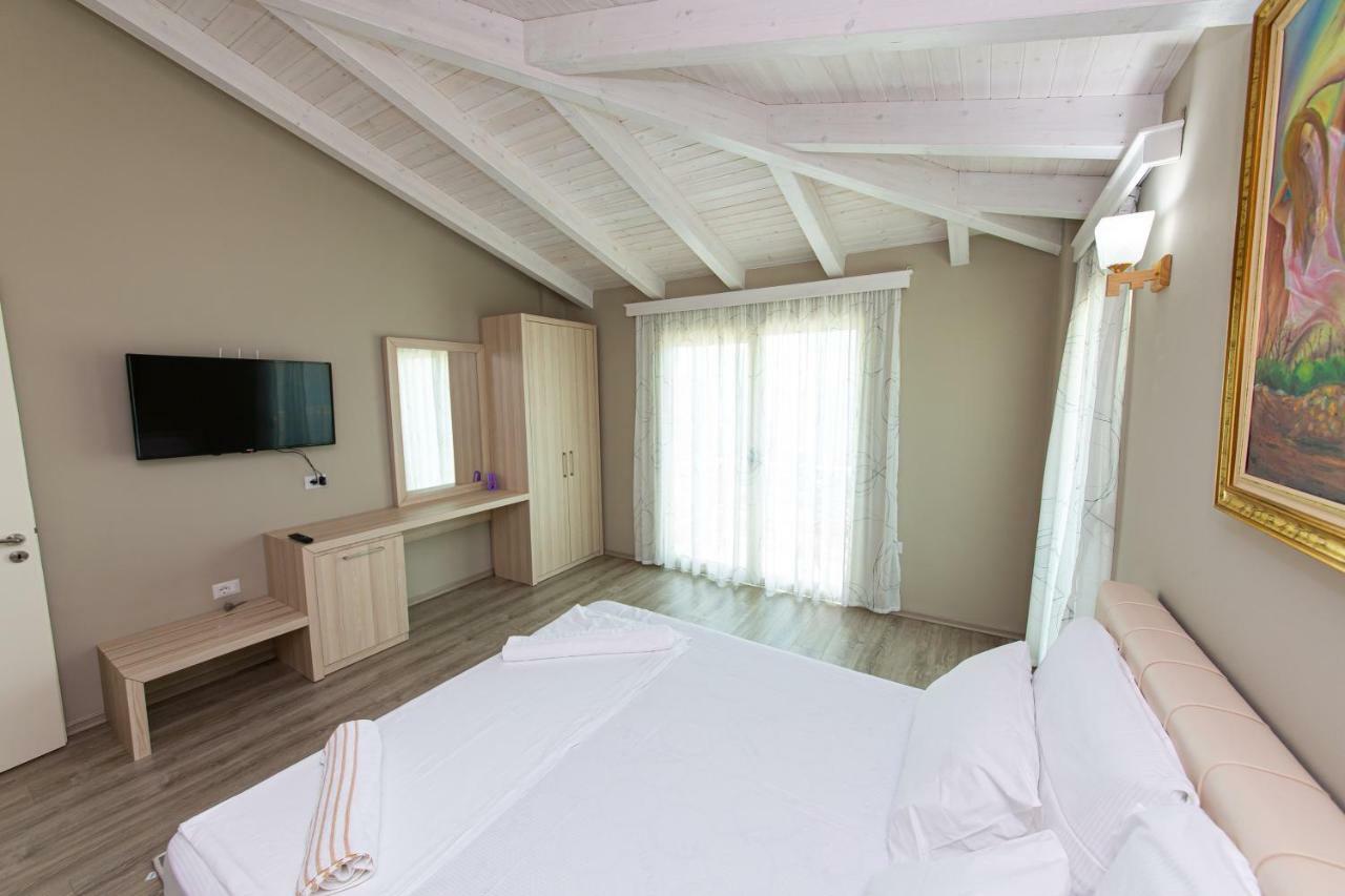 Hotel Roi Radhima Kültér fotó