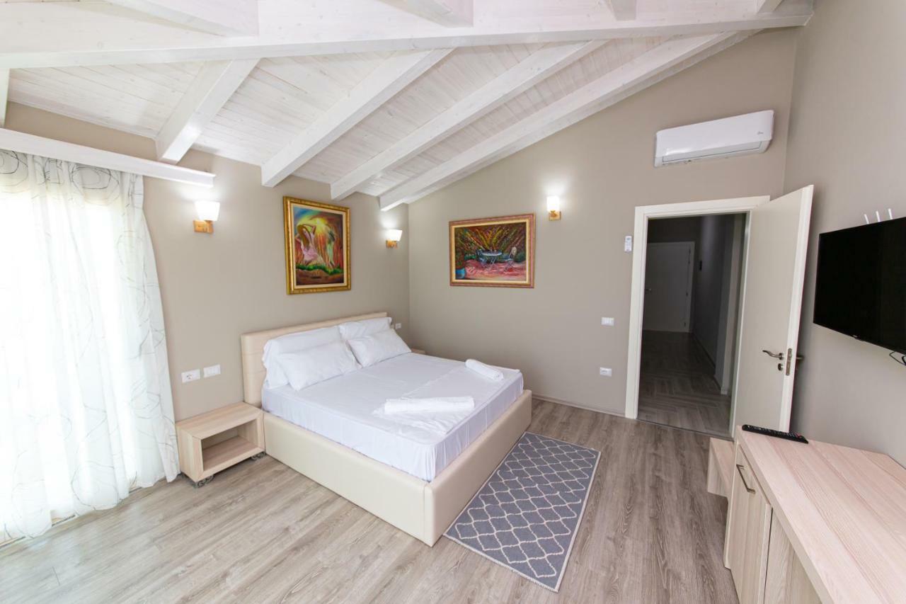 Hotel Roi Radhima Kültér fotó